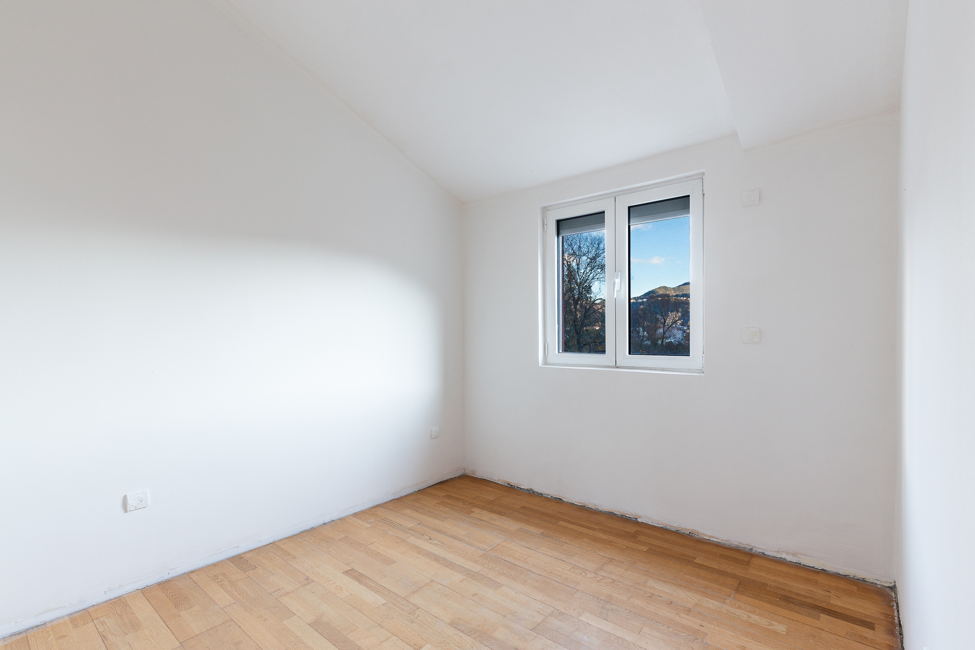 Image of Apartment - 3 Bedrooms - 1 Bathrooms for Sale in Kotor-Lastva-Montenegro, Image 9